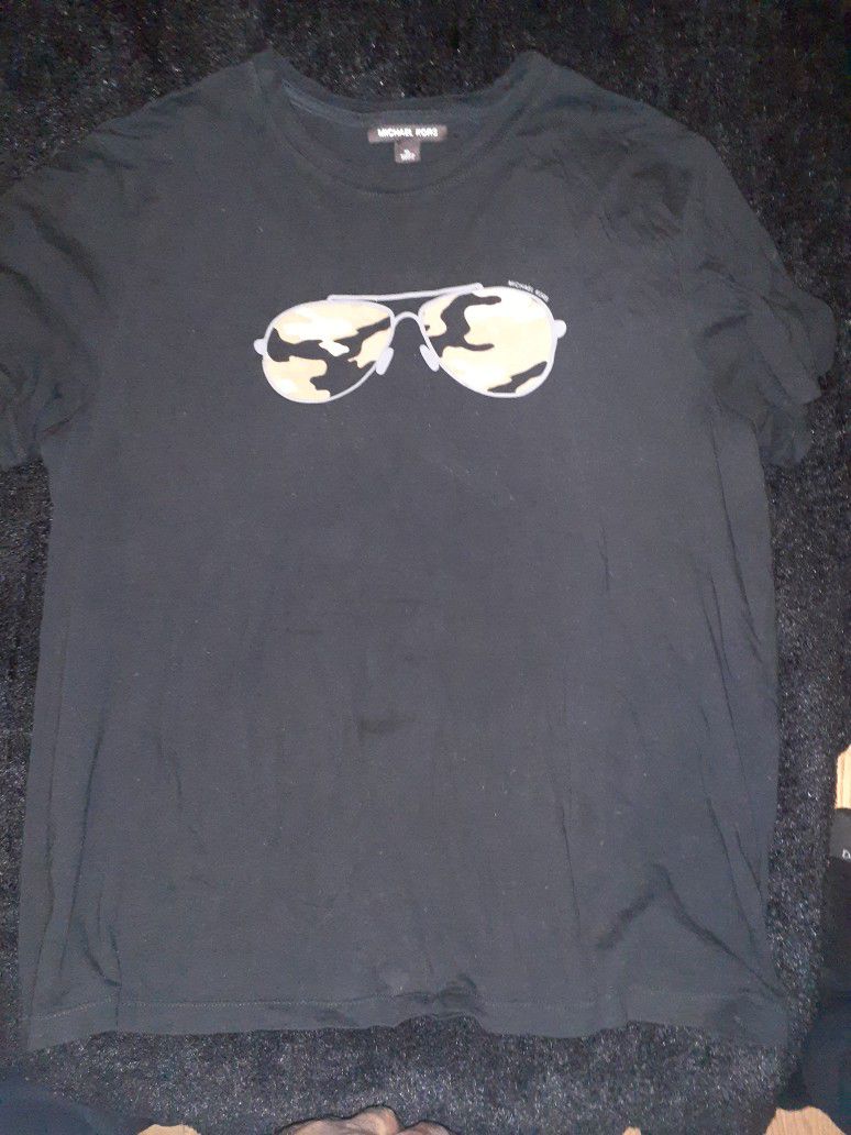 Michael Kors Black Tee-Shirt**NEW PRICES ON ALL ITEM!!