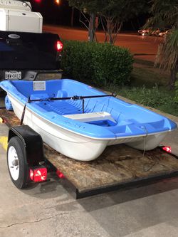 BIC Sportyak 2 Man Bass Fishing Boat and 4x8 Trailer with New