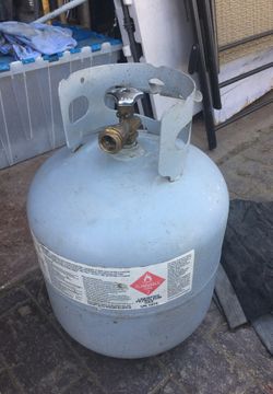 Gas cylinder
