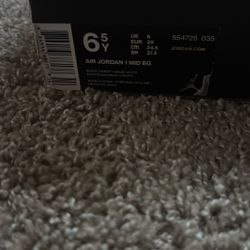 Air Jordan One Mid Bg
