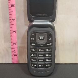 @CHV.  Samsung Flip Phone  For Parts 