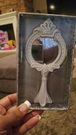 Hand mirrors party favors