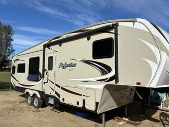 2018 Grand Design Reflection 303 rls 32.5 feet