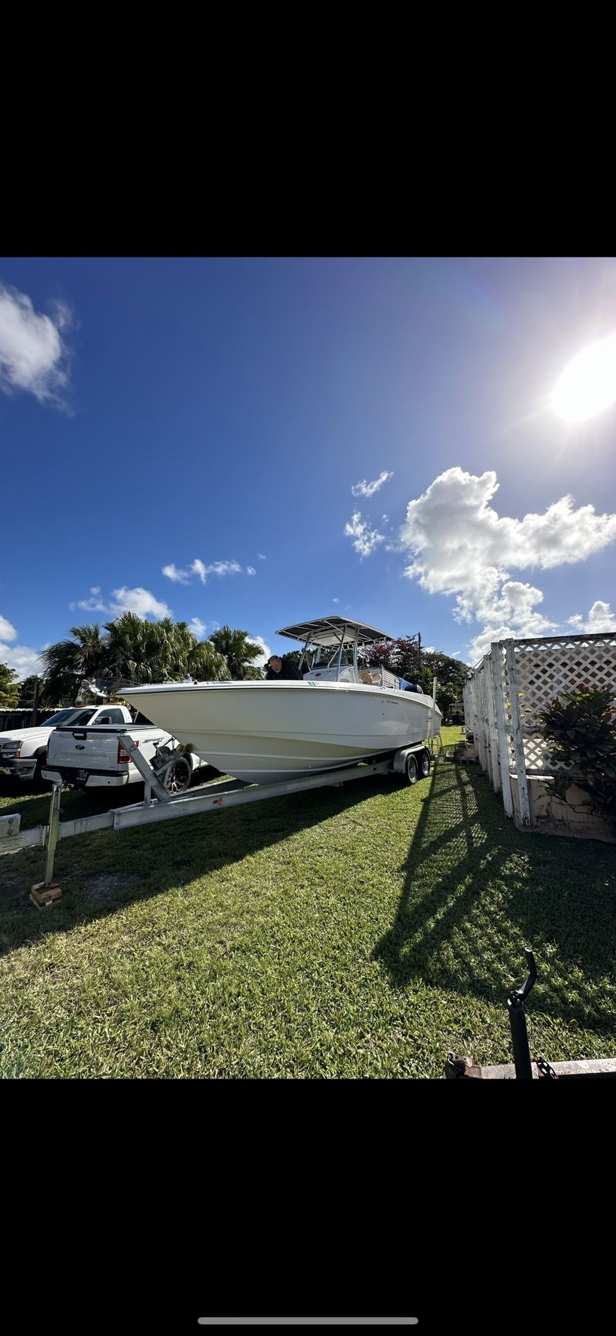 Boston whaler 270 Outrage