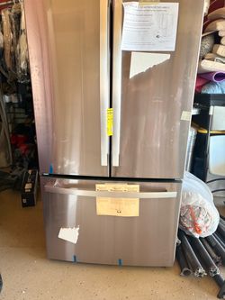 GE - 33 in. Wide 18.6 Cu. Ft. French Door Counter-Depth Refrigerator with Internal Water Dispenser - Slate