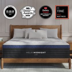 KING Helix Midnight Luxe Mattress - Like New !