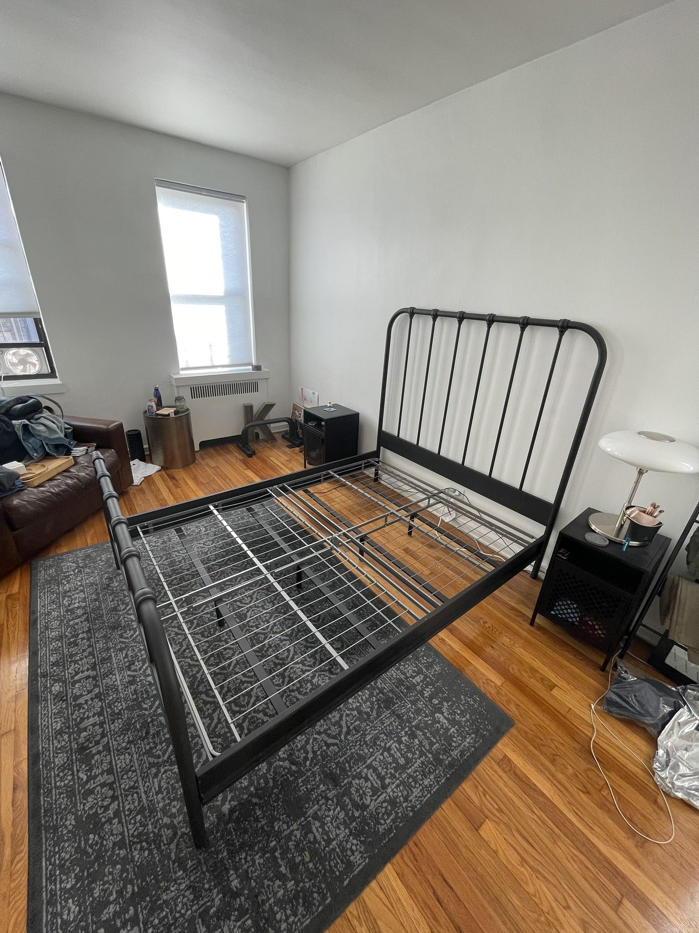 Knox queen 2024 metal panel bed
