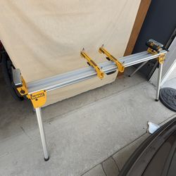 DEWALT DWX723 Heavy-Duty Miter Saw Stand
