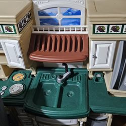 Step2 Lifestyle Deluxe Kids Pretend Kitchen