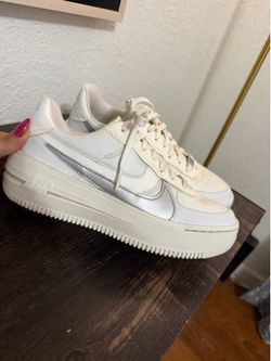 Women Nike one force plataform size 8 $50 firm