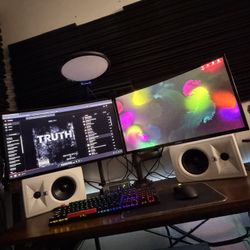 32 inch Samsung curved computer screen