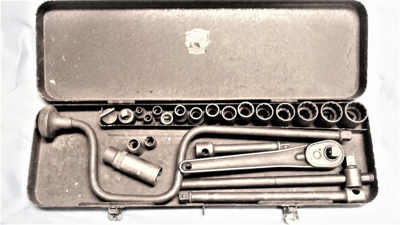 Vintage Duro Chrome 24 piece socket set ½ “ drive