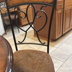 42” dining table with 4chairs
