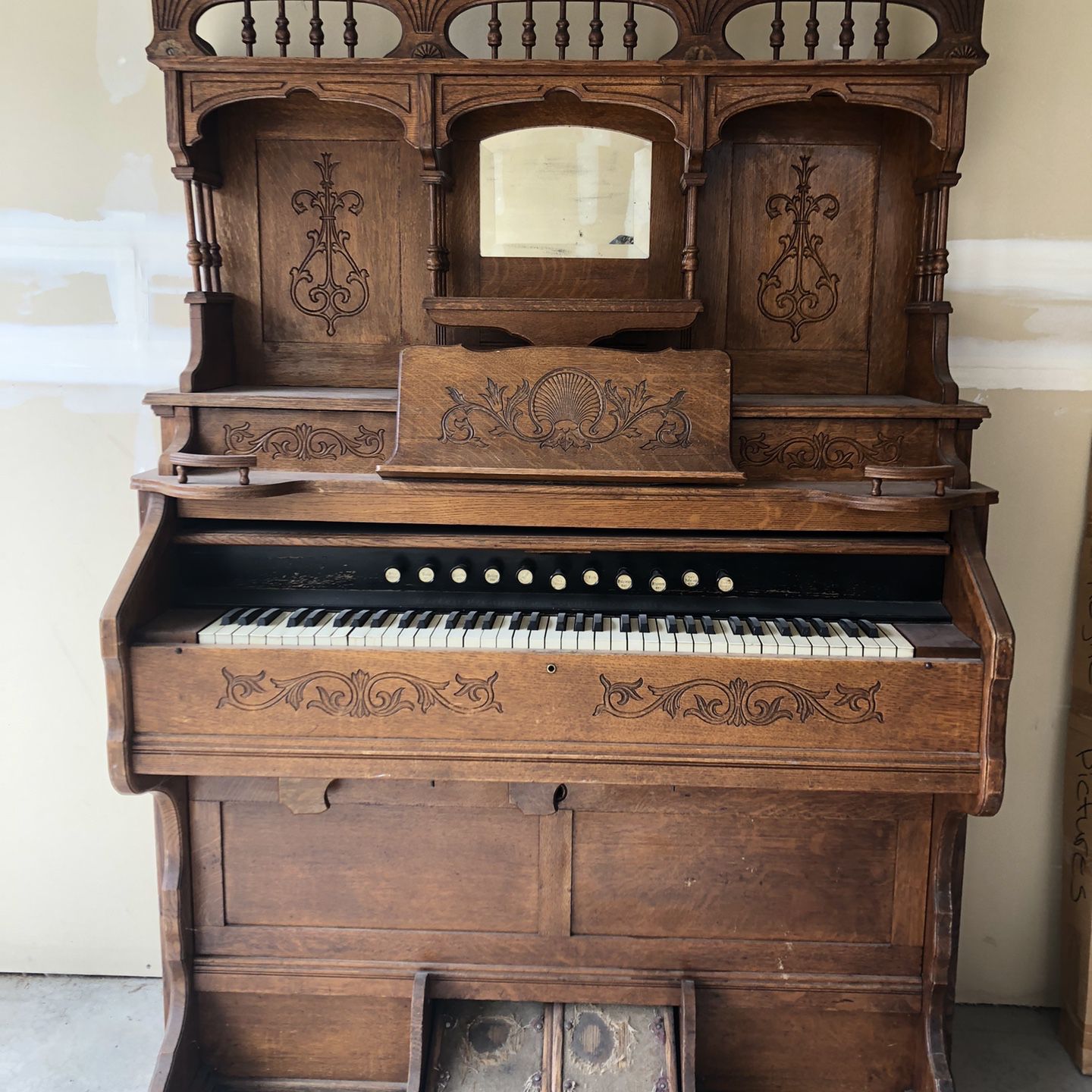 1800’s Pump Organ 