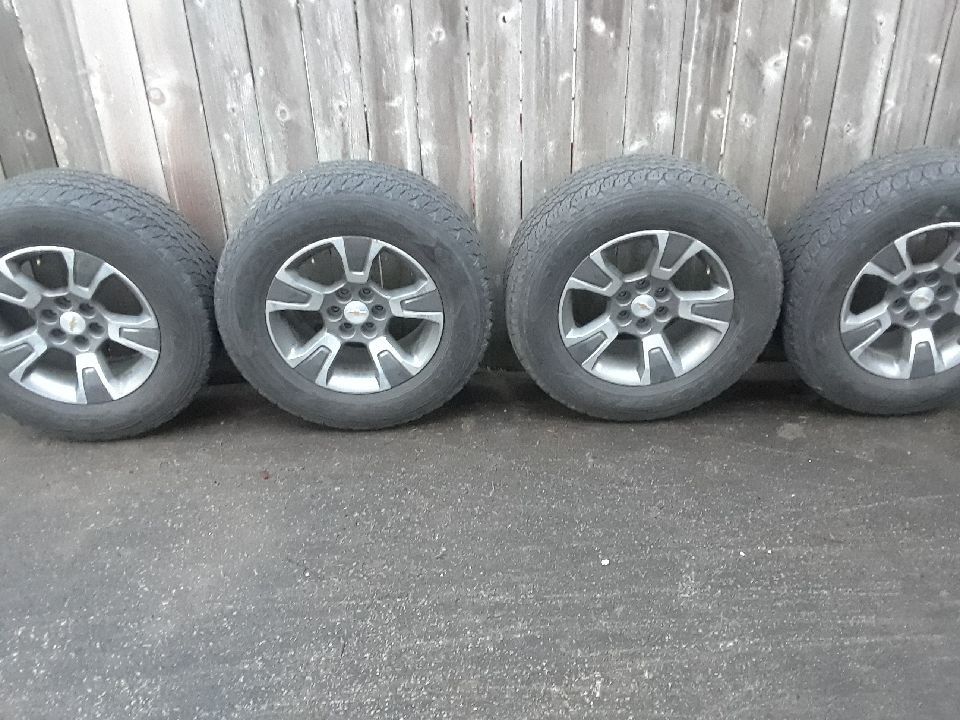 Wheels Off 2018 Chevy Colorado Z71.  Very Specific Fit For Z71.  New Wheels Alone Are $200 Plus Without Tires Each!