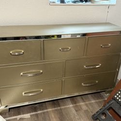 Free Dresser