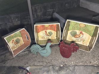 Wooden Rooster Decor