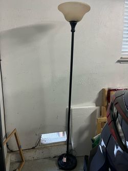Free - Floor Lamp