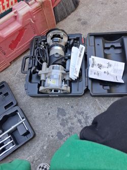 Porter-Cable Model 690-series heavy-duty wood router system (such as a 690LRVS or 6902 with base and case). 4 sale $150 obo