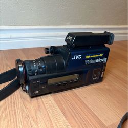 JVC GR-35U VHS-C Camcorder High Resolution CCD Video Movie With Hard Case