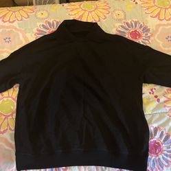 Black sweatshirt