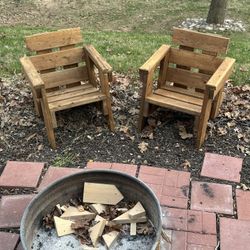 Upgrade your outdoor space with this beautiful handmade set of wooden chairs. Built from solid wood and finished with a rich mahogany stain, these cha