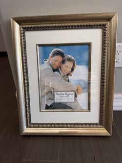 Elegant Antique Gold Picture Frame – 14x18