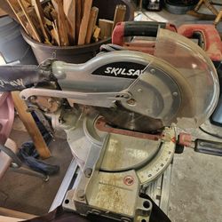 Skilsaw Miter Saw