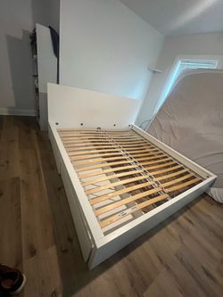 King size bed and dresser