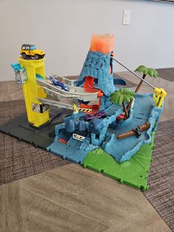 Free jacket  and Car Play Set