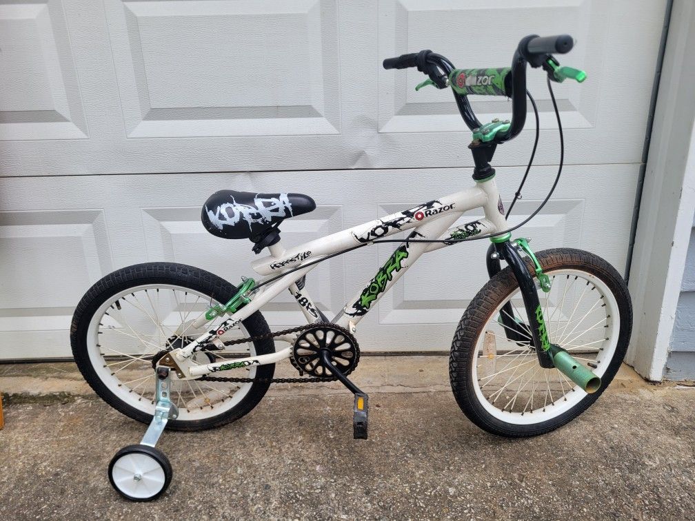 Kids Bike Back Tire Is Flat Pick With Training Wheels Up Asap