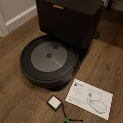 iRobot Roomba J7+ with Self Emptying Docking Station