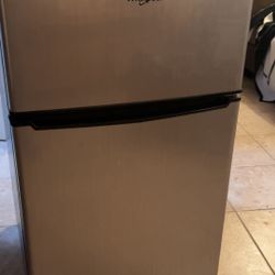 Used Mini Refrigerator With Freezer 