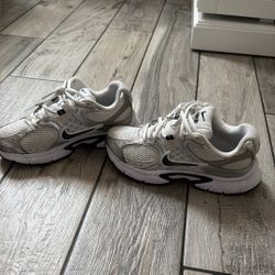 Nike Women’s V5 RNR Casual Shoes