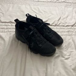 Nike Air Vapormax Flyknit 3 black sneakers #vapormax #running