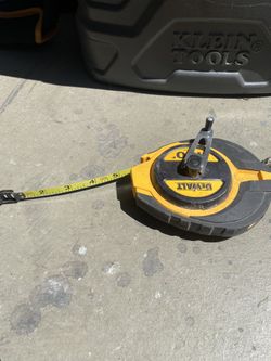 Dewalt 100ft Tape Measure 