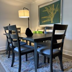 Full Dining Table and 6 Chairs