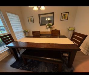 Dinning room table  *Negotiable* first come first served