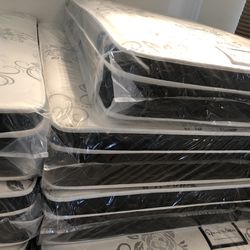 Reinas Queen Mattress And Boxspring Delivery 
