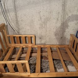 Oak Toddler Bed 