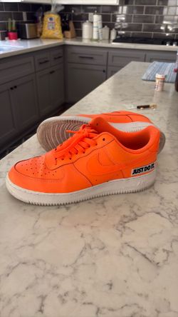 2018 Nike Air Force 1 Low 'Total Orange size 10