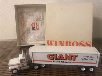 Winross-Giant Foods truck ($20.00 OBO)