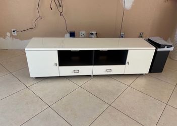 Tv console