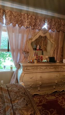 California King Bedroom Set No Mattresses No Delivery Moving Sale