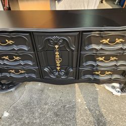 Black and Gold Dresser Set