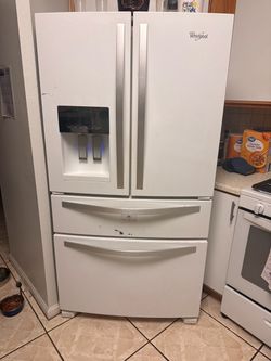 $450 REFRIGERATOR, GAS STOVE & MICROWAVE COMBO