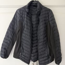 $10 ($50 retail) 32 Degrees Small womens mixed media jacket in black with stretch comfort side panel