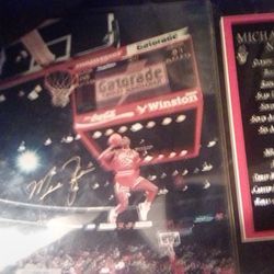  Michael Jordan Autographed Plaque. Licensed By Upper deck . 