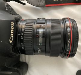 Canon EOS 5D Mark II 21.1 MP Digital SLR Camera - Black With 17-40mm Lens