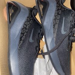 Women’s Nike Shoes Della Size 6 Bran New Never Worn 